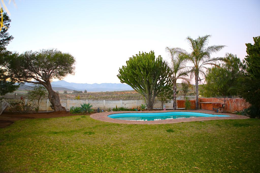 Oudtshoorn Homestay Accommodation Bagian luar foto