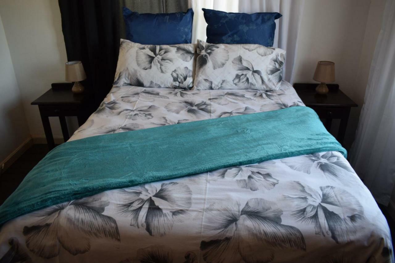 Oudtshoorn Homestay Accommodation Bagian luar foto